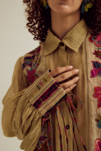 Camellia emb shirt - ecru