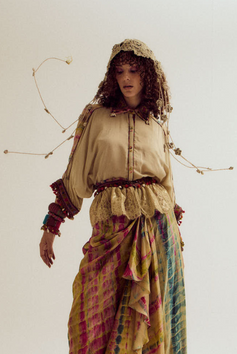 Alicia emb shirt- ecru