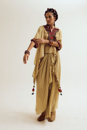 Matilda emb  cape and  skirt set - ecru