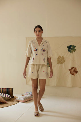 Vintage Motif Shorts