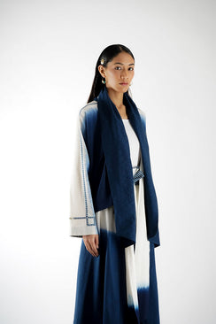 Slit T-len Top with Tie