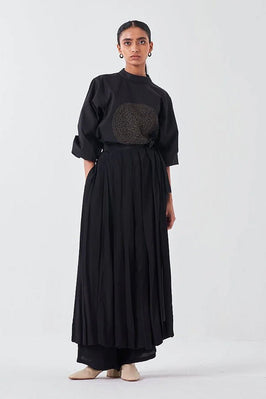Emb. Circle Top