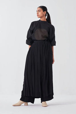 Emb. Circle Top