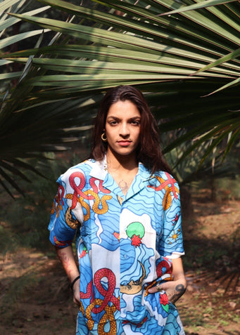 Kundalini Shirt – Boxy Bemberg™ linen, spirituality-inspired print.
