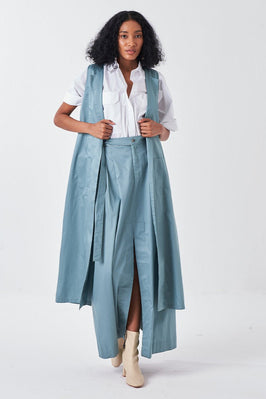 Sleeveless Back Pleat Jacket